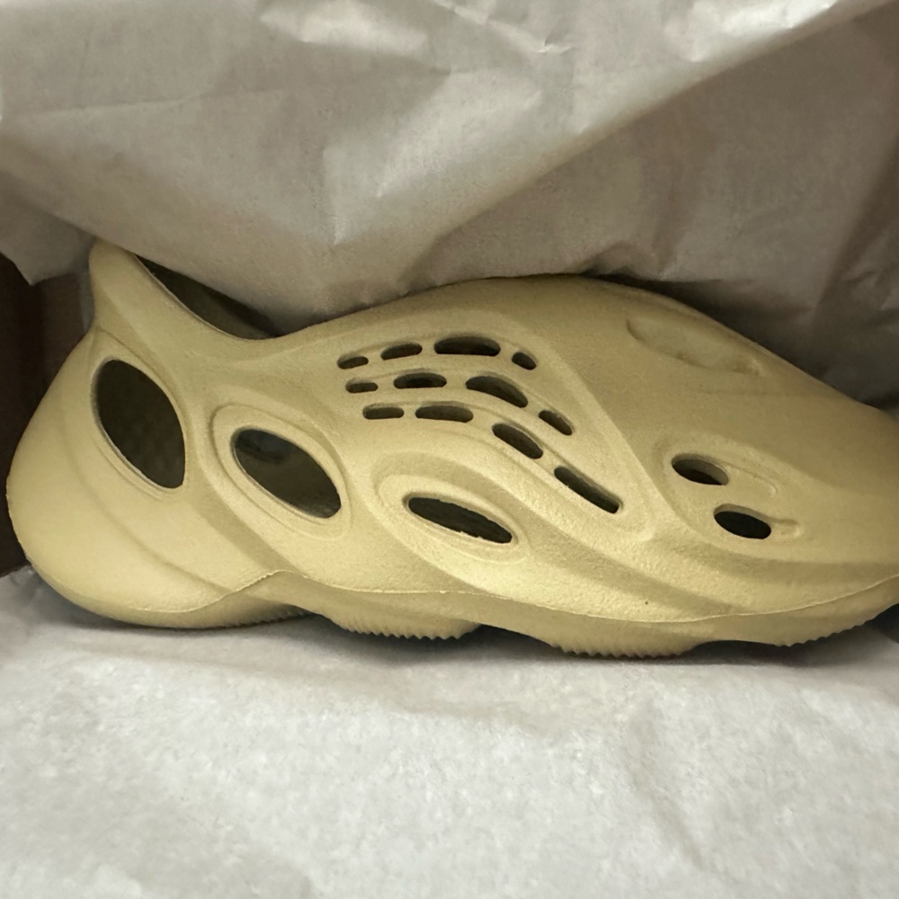 Yeezy Foam Runner Sulfer